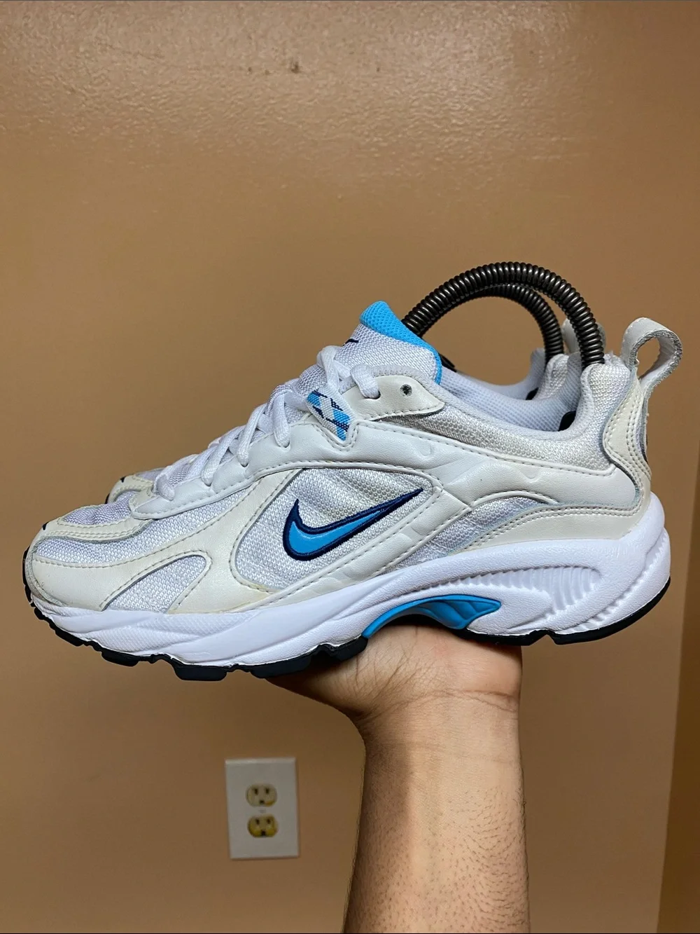 Rare 2009 Nike Xccelerator TR Women’s Running Sneakers Size 7 “White Cream Blue”